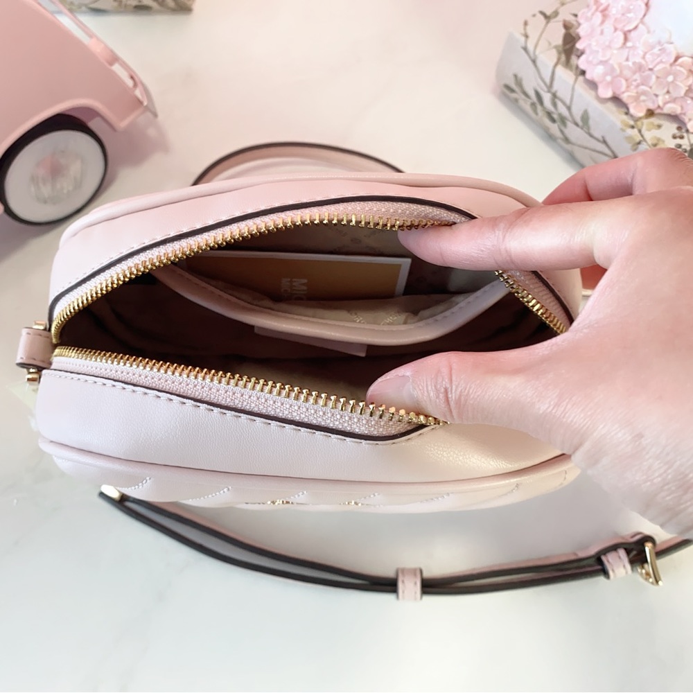 Final Sale!!!  👜 MICHAEL KORS 🌺 Rose Small Quilted Crossbody Bag - Picture 9 of 13